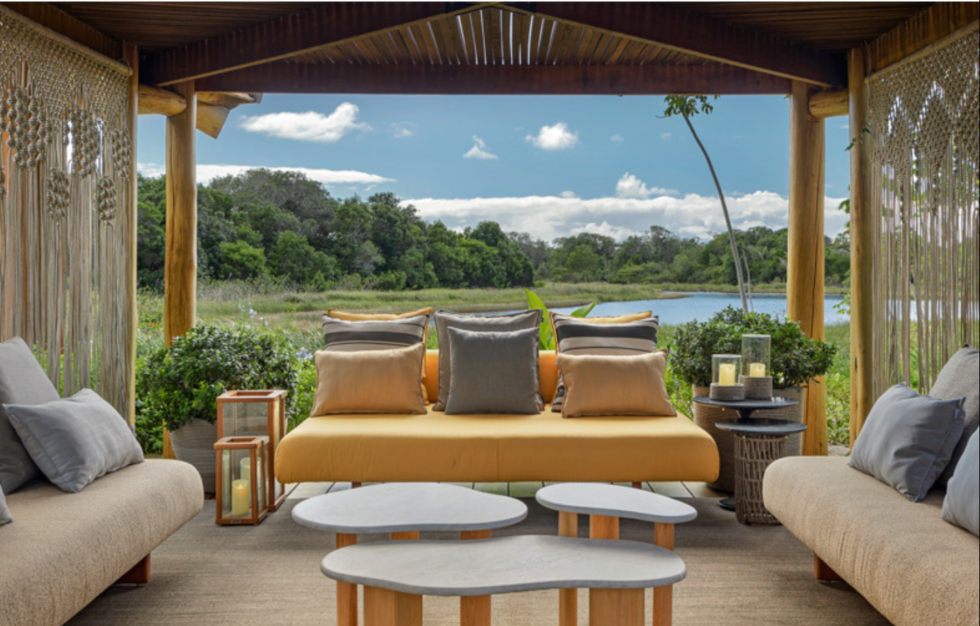 Tidelli Outdoor Living Hosting Cocktail Reception