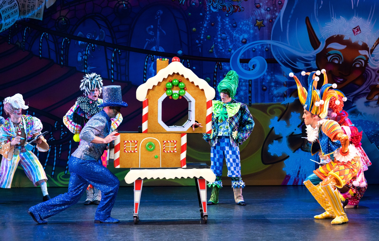 POMP, SNOW & CIRQUEumstance