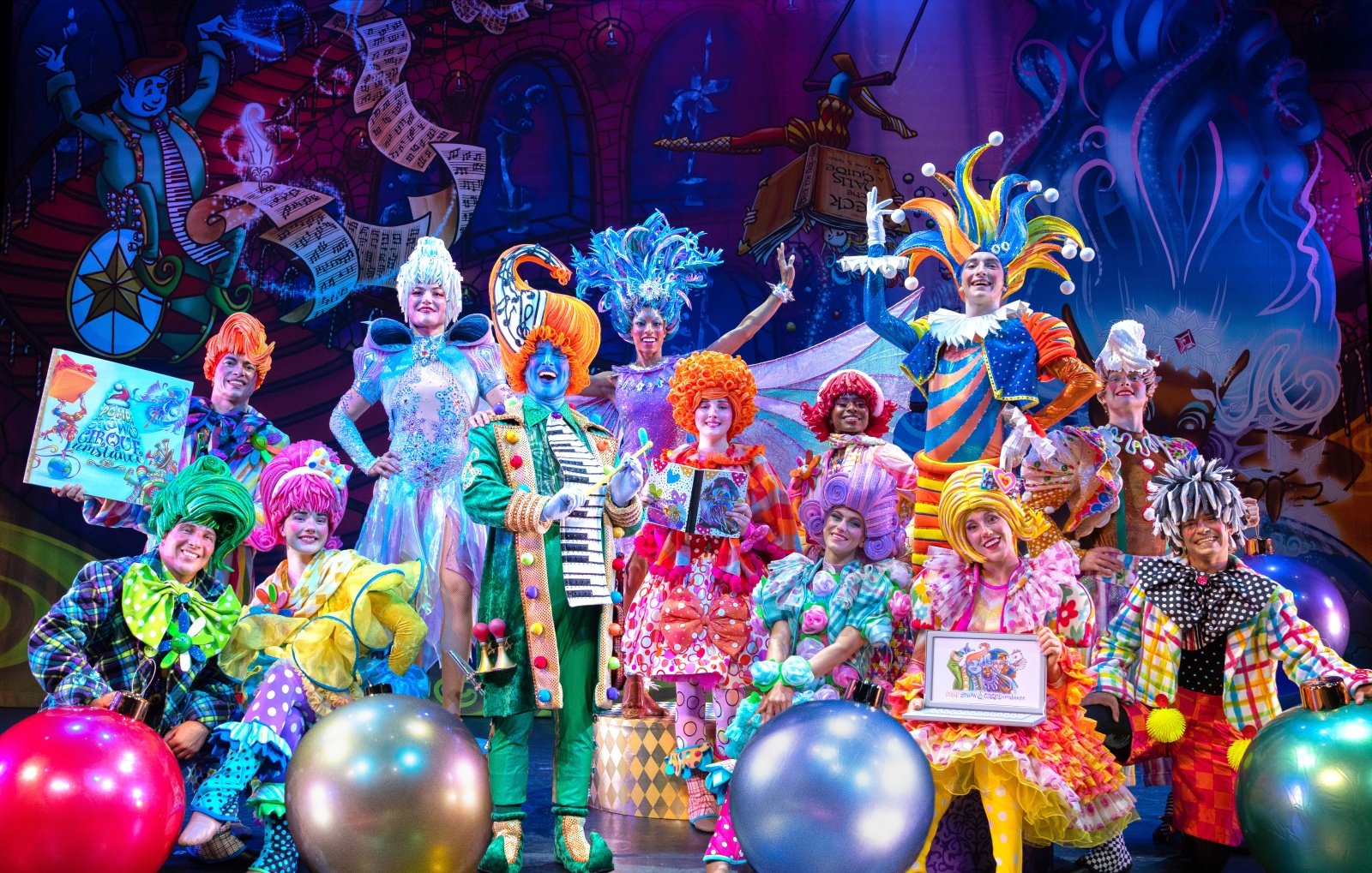 POMP SNOW & CIRQUEumstance