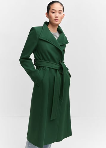 Woolen coat with belt