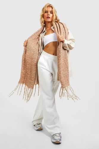 BASIC TASSEL FRINGE CHUNKY SCARF