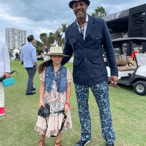 Alonzo en deuil avec Ariel Mackenzie Rivera