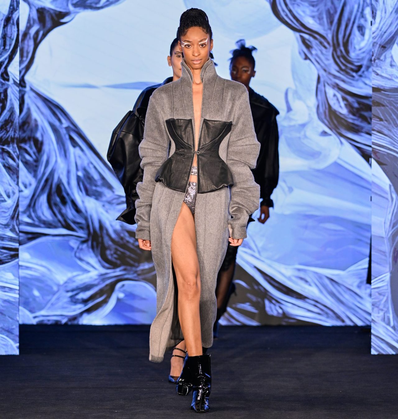 Selenee and Other Iconic Designers Illuminate the Weekend at Art Hearts Fashion-1
