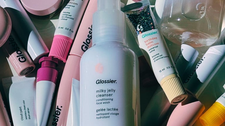 Glossier 敏感肌彩妆：低致敏产品