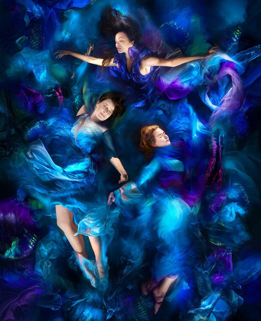 James Cameron Commissions Zoe Saldaña, Sigourney Weaver & Kate Winslet Art