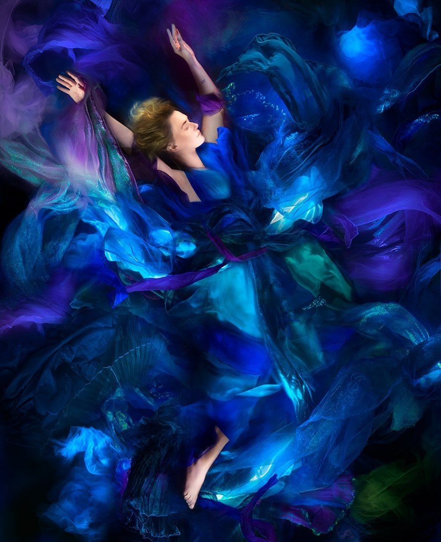 James Cameron Commissions Zoe Saldaña, Sigourney Weaver & Kate Winslet Art