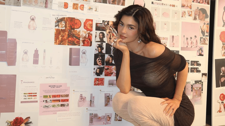KYLIE JENNER VERANSTALTET KYLIE COSMETICS-EVENT FÜR KYLIE COSMETICS