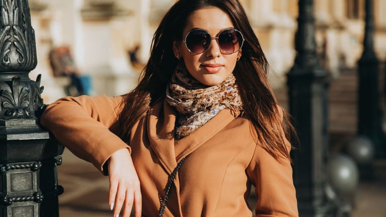 Kreative Möglichkeiten, Ihren Burberry-Schal für einen schicken Look zu binden