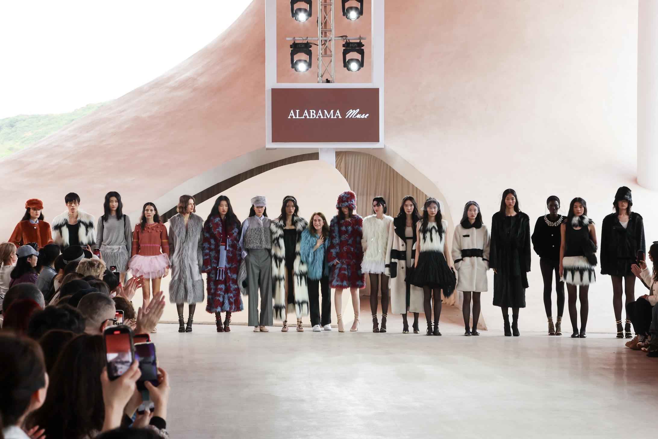 Alabama Muse Makes a Grand Debut at Shenzhen-Milan Lifestyle Week