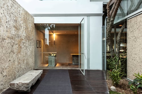 Central Exterior (By Gustavo Vivanco)