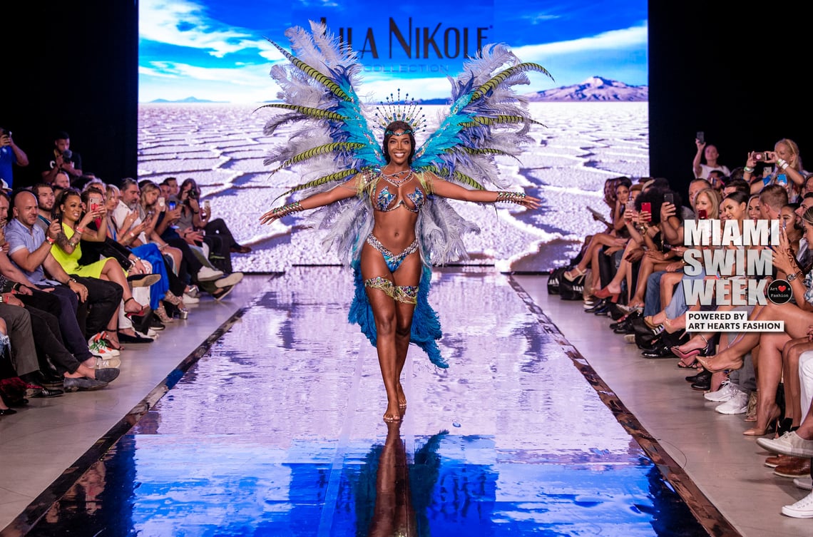 Lila Nikole dévoile ' GRAPHIC PARADISE ' à la Miami Swim Week 2024