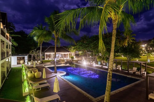 Royal Beach Hotel & Spa
