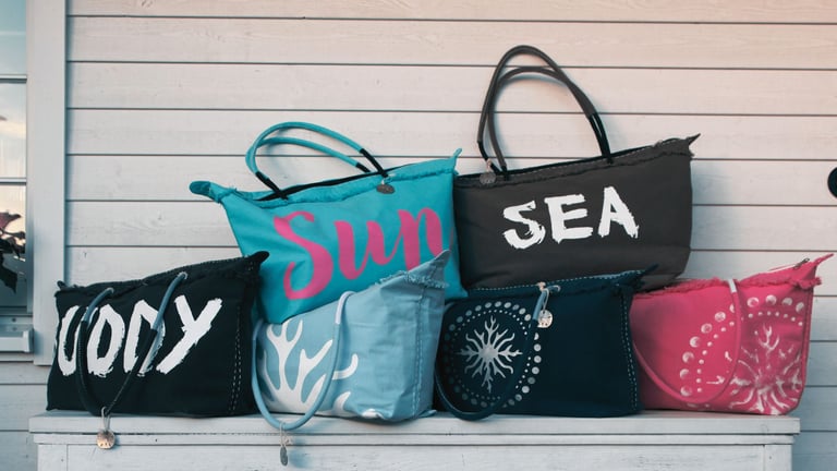 Die besten Tote Bags aus Canvas, die gleichermaßen stilvoll und geräumig sind