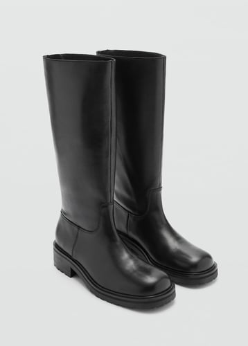 High leather boots with zipper