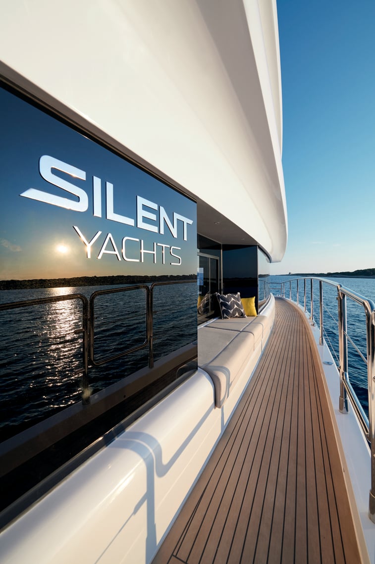 Silent Yachts: il catamarano solare elettrico SY62 Open a 3 ponti farà il suo debutto negli Stati Uniti al FLIBS 2024