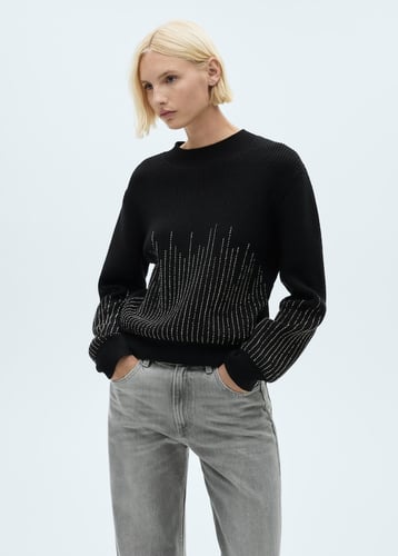 Sweater with rhinestpme details