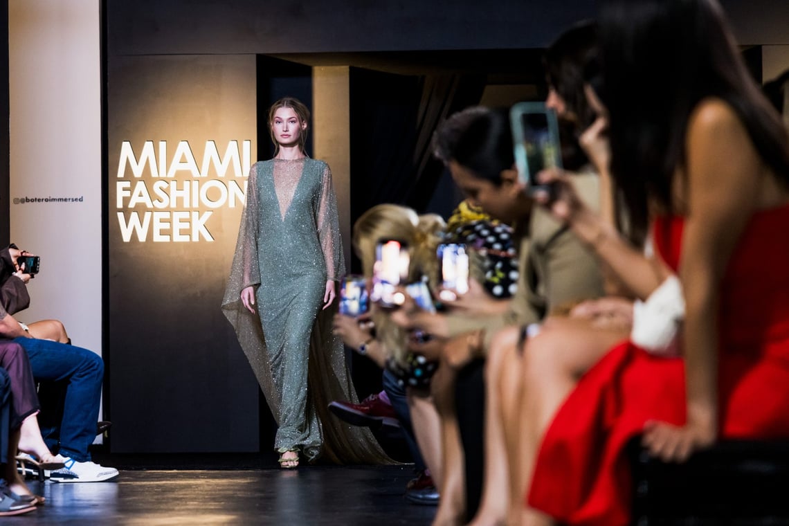 Claro Couture und Yas Gonzalez auf der Miami Fashion Week 2024