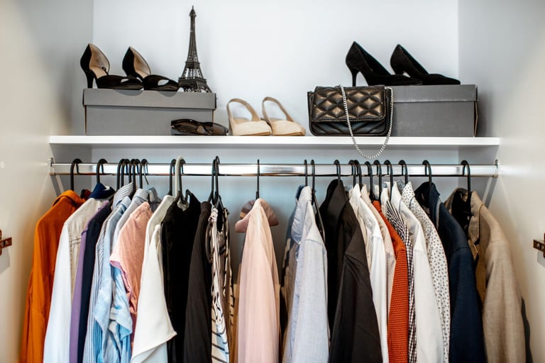 Find Your Perfect Wardrobe Stylist: Expert Tips & Local Guide