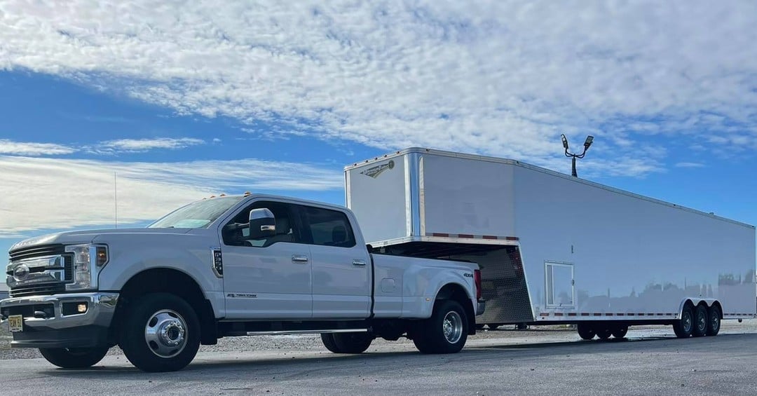 Bumper Pull Trailers vs. Gooseneck Trailers