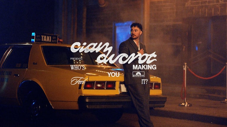 Cian Ducrot partage son single intemporel de piano pop “ Who's Making You Feel It "