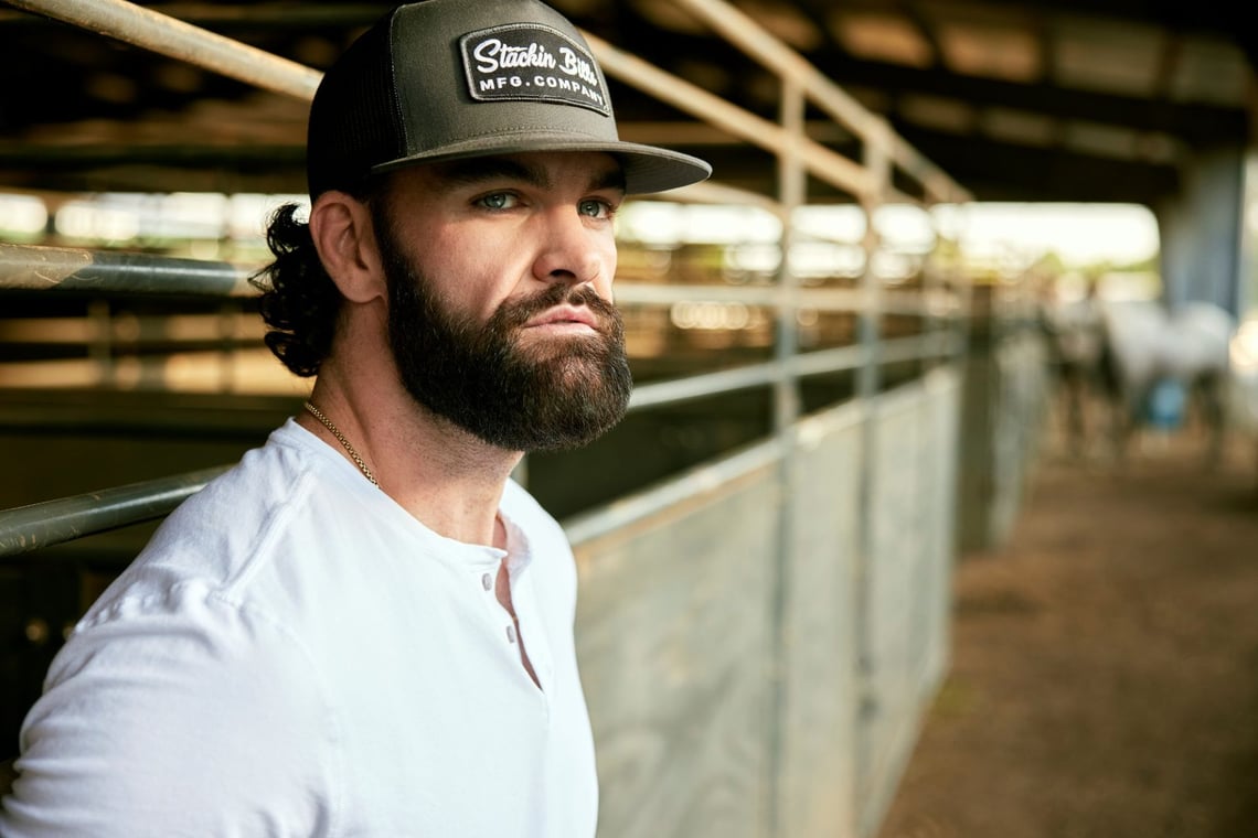 Dylan Scott ottiene il quinto n. 1 con i ragazzi di casa