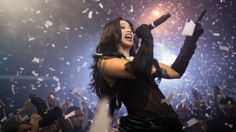 Cardi B begrüßt das Jahr 2025 mit einer epischen Party im Ultraclub E11EVEN Miami