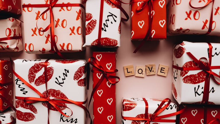 Shop Valentine's Day Deals For Women 2025