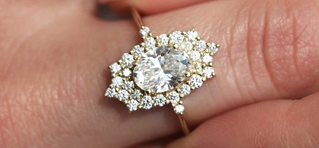 unique engagement rings, modern brides, alternative gemstones, vintage-inspired settings, asymmetrical designs, unique stone cuts, raw diamonds, salt-and-pepper diamonds, unconventional engagement rings, engagement ring trends, personalized engagement rings, non-traditional engagement rings, sapphire engagement rings, emerald engagement rings, opal engagement rings, antique engagement rings, Art Deco engagement rings, Victorian engagement rings, minimalist engagement rings