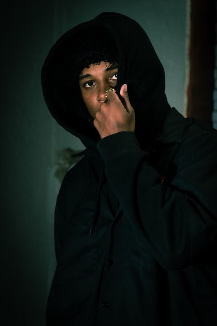 L'artista campione di Zane Lowe, tesh, rivela il nuovo singolo via Bitbird