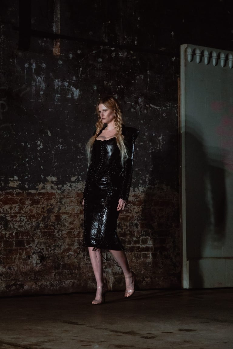 Kevin Murphy & Eugene Souleiman Weave Dark