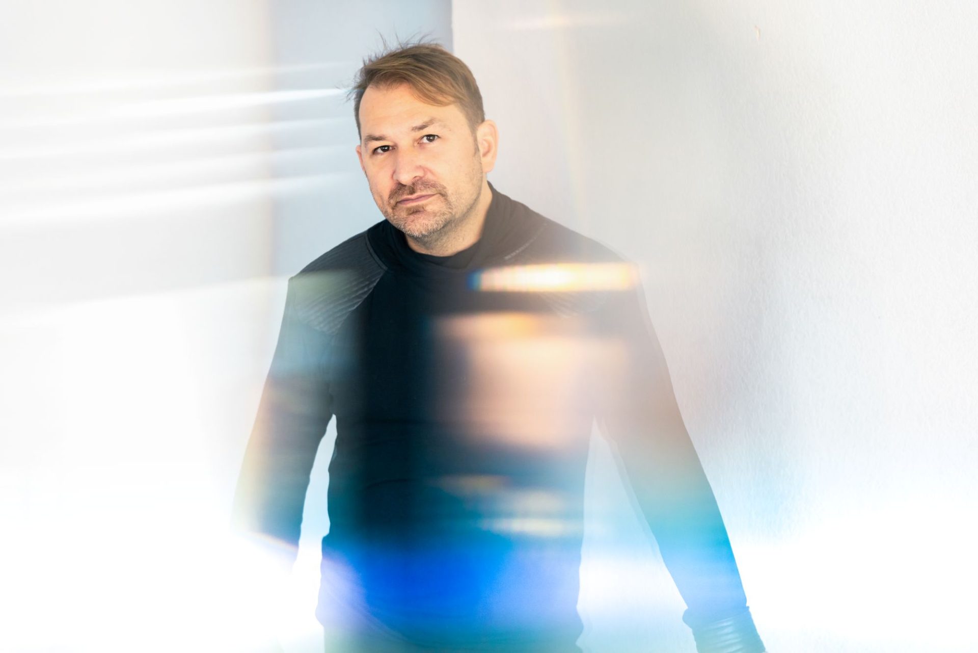 Artista de Deep House Spherical faz amostra de votos de casamento em novo single