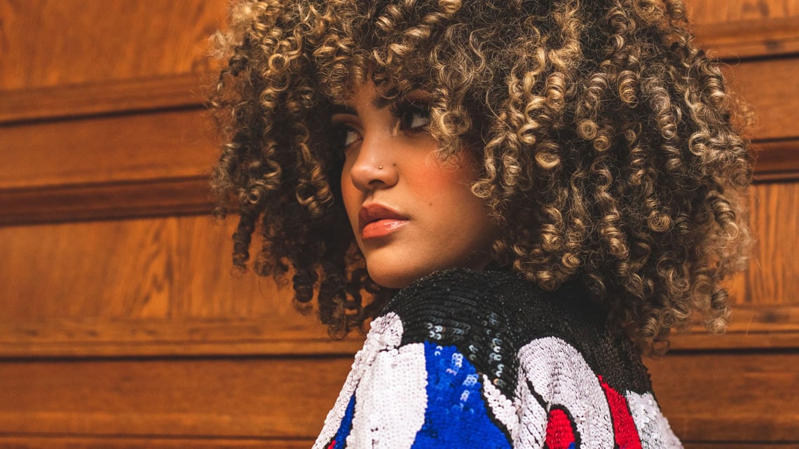 7 Curly Bangs: Styles to Highlight Your Natural Texture