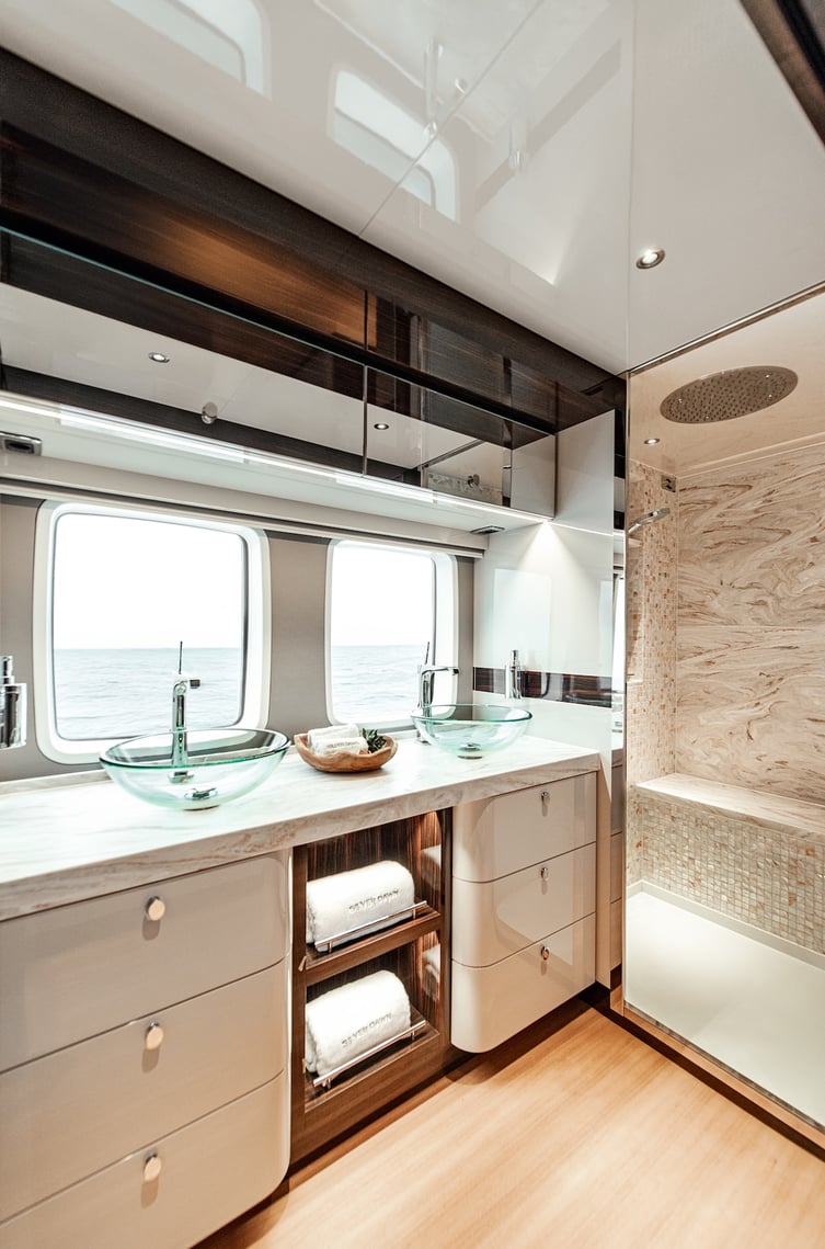 Zeelander 8’s Bespoke Interior