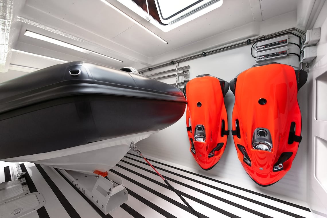 Zeelander 8’s Bespoke Interior