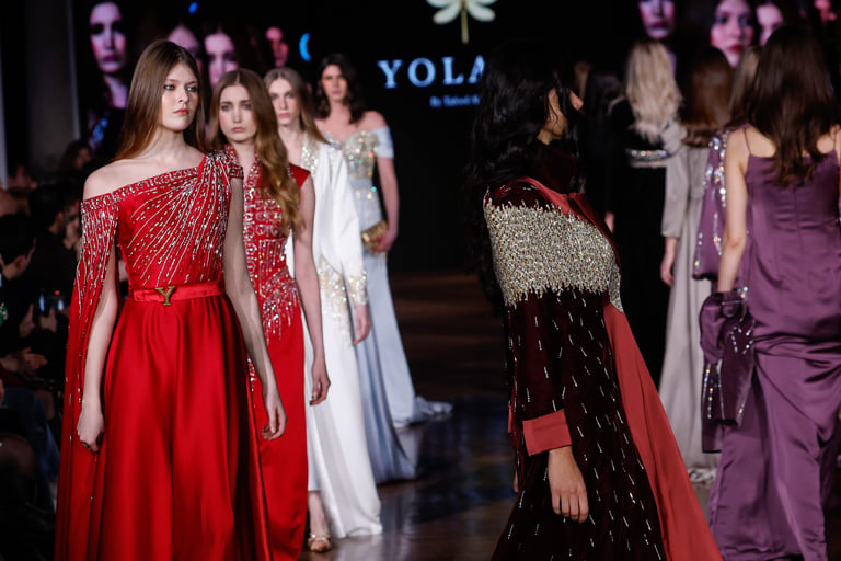 El desfile de moda oriental en la Semana de la Moda Femenina de Milán 2025