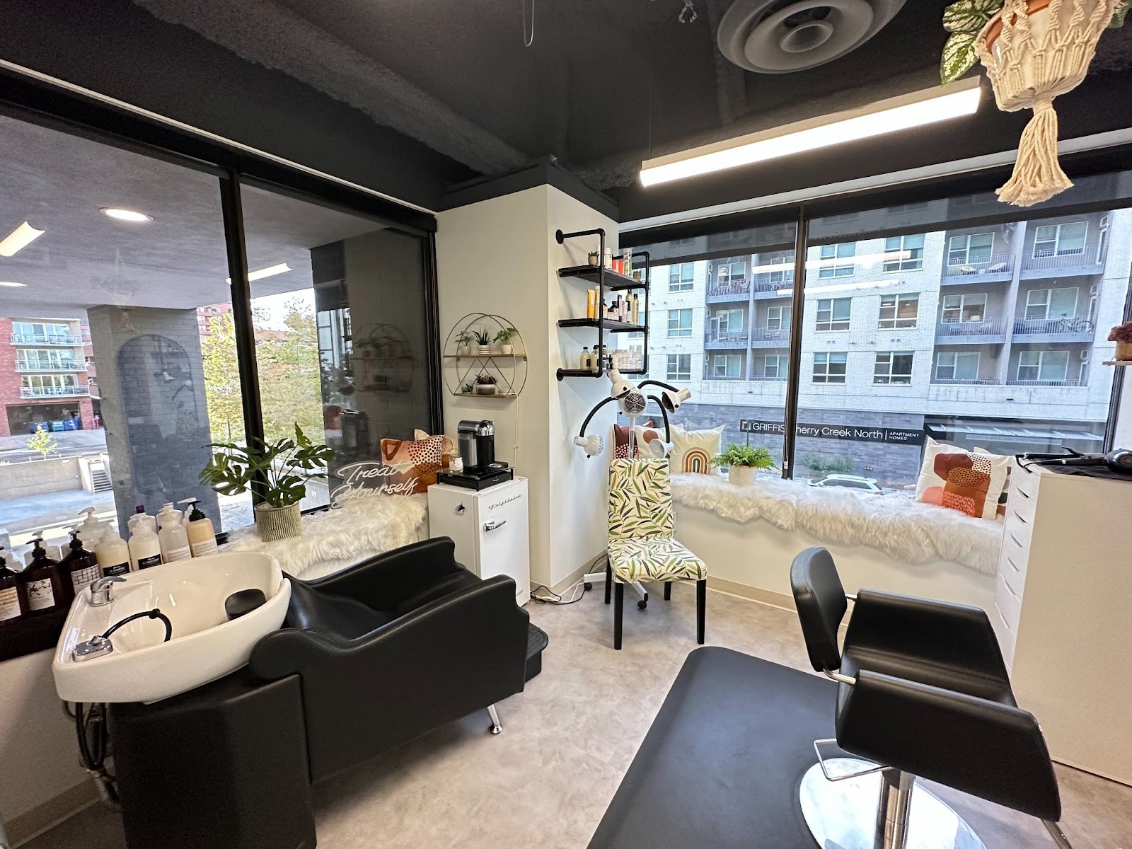 Client Retention Secrets: How to Keep Your Customers Coming Back to Your Salon Suite
