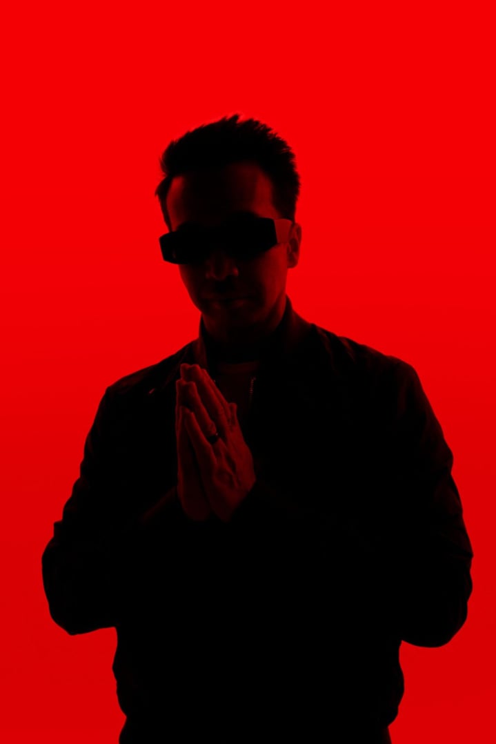 Laidback Luke анонсировал выпуск нового сингла "It Clicked"." 