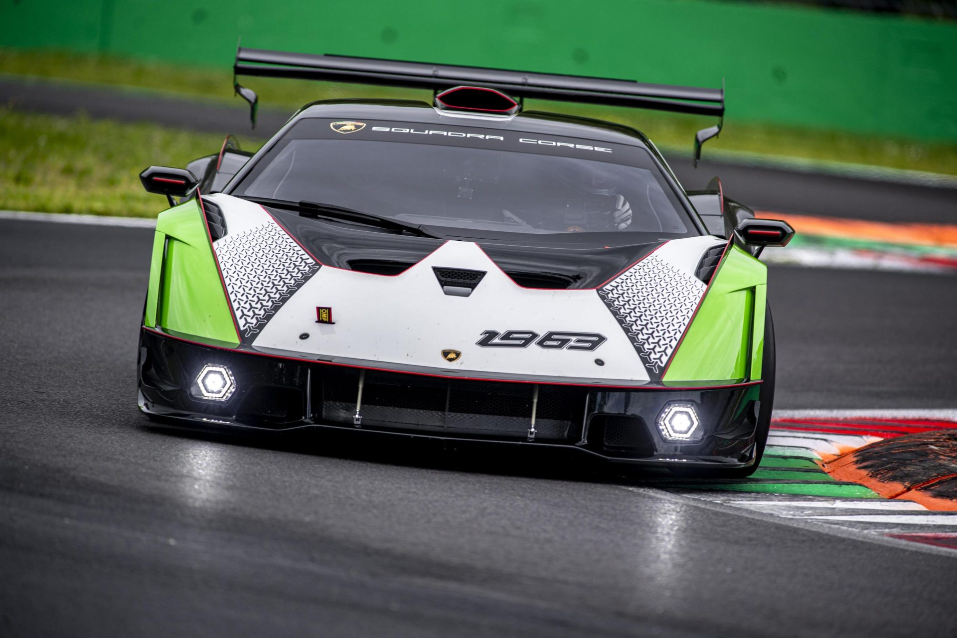 Lamborghini anuncia Essenza SCV12 2025 (6)