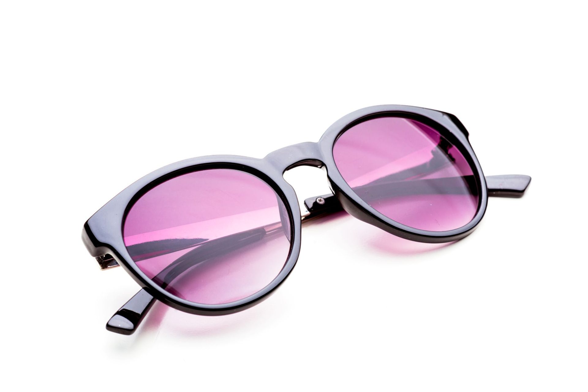 El encanto de las gafas de sol moradas