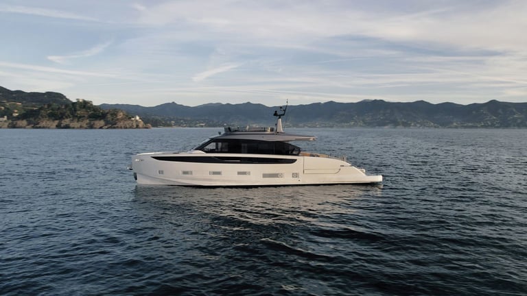 Azimut Seadeck 7_Fun Island Exterior