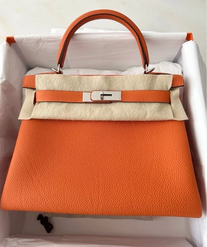 Hermès Orange Kelly 28cm Bag in Togo Leather With Palladium Hardware