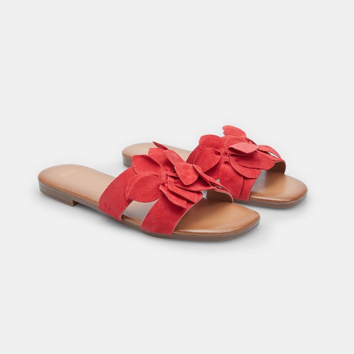 Bata_Ciabattine con fiori in suede rosso