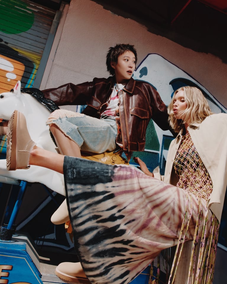 Elsa Hosk è la protagonista della campagna UGG Autunno/Inverno 2025 "Iconic Design