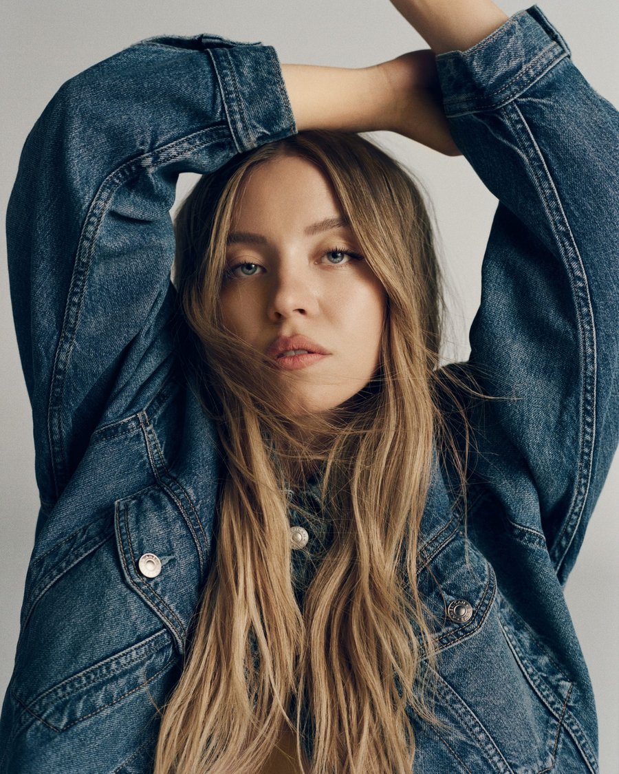 Sydney Sweeney Shines in American Eagle’s Fall 2025 Denim Campaign