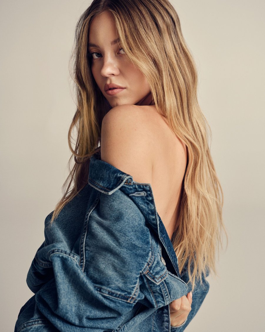 Sydney Sweeney Shines in American Eagle’s Fall 2025 Denim Campaign