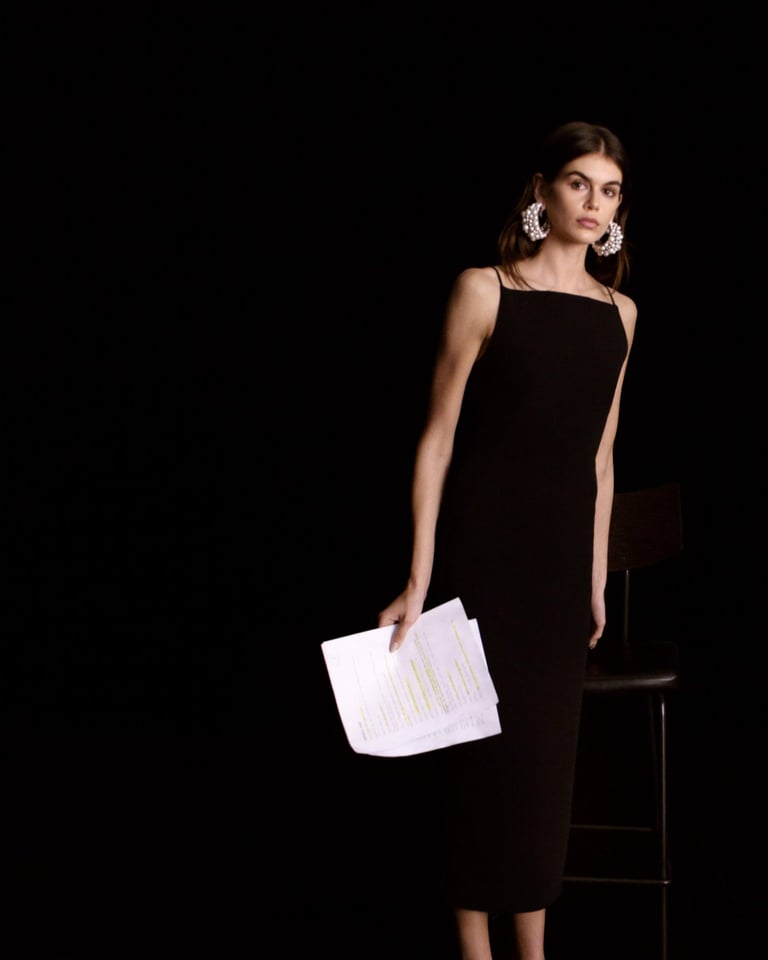 Kaia Gerber est la vedette de la campagne automne 2025 de Givenchy sous la direction créative de Sarah Burton