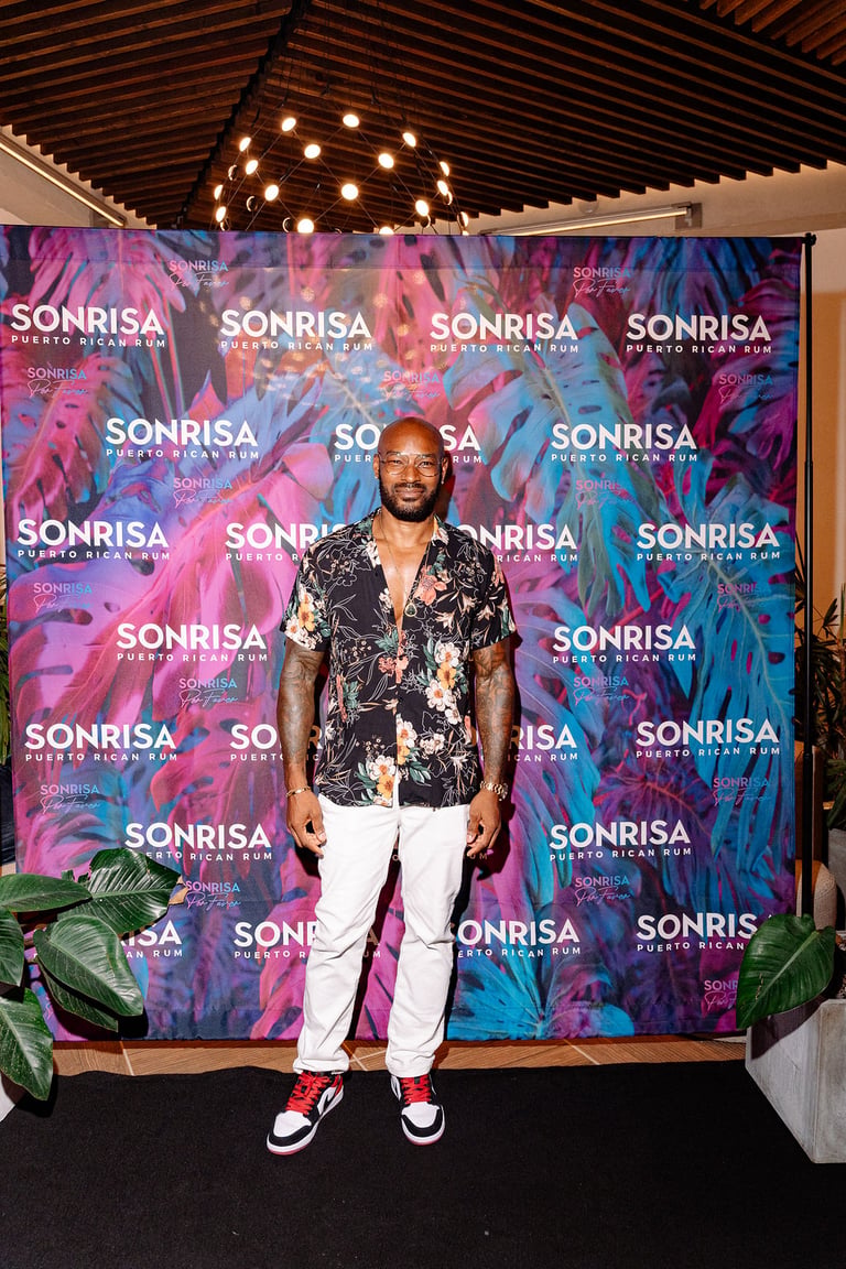 Tyson Beckford celebra il National Rum Day al Sonrisa Rum's "Dear Summer" Rooftop Party allo Shiso