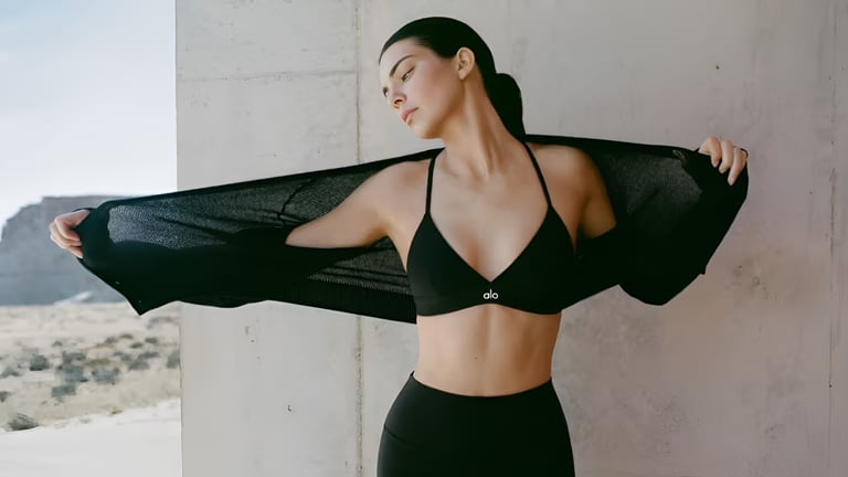 Kendall Jenner protagoniza la campaña de otoño 2025 de Alo | Luxury Is Wellness