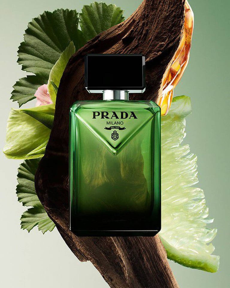 Tom Holland in der Hauptrolle der Prada-Paradigma-Duftkampagne