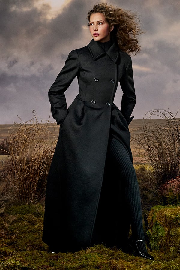 Max Mara Fall/Winter 2025: A Ghostly Love in Motion